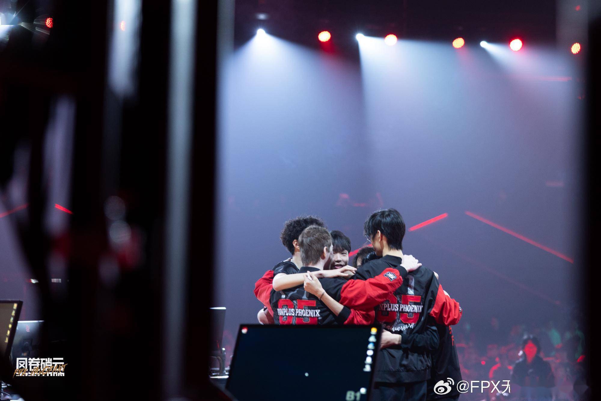 FPX碾压EDG，Bin打出惊人五杀强强对话2025世界赛，点燃全场激情