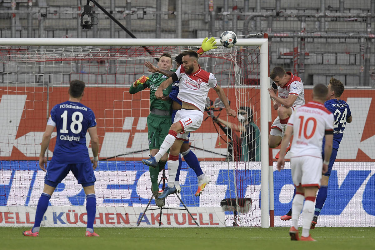 开云平台-HLE鏖战FNC，Viper打出惊人五杀顶尖较量全球总决赛，引爆全场热议