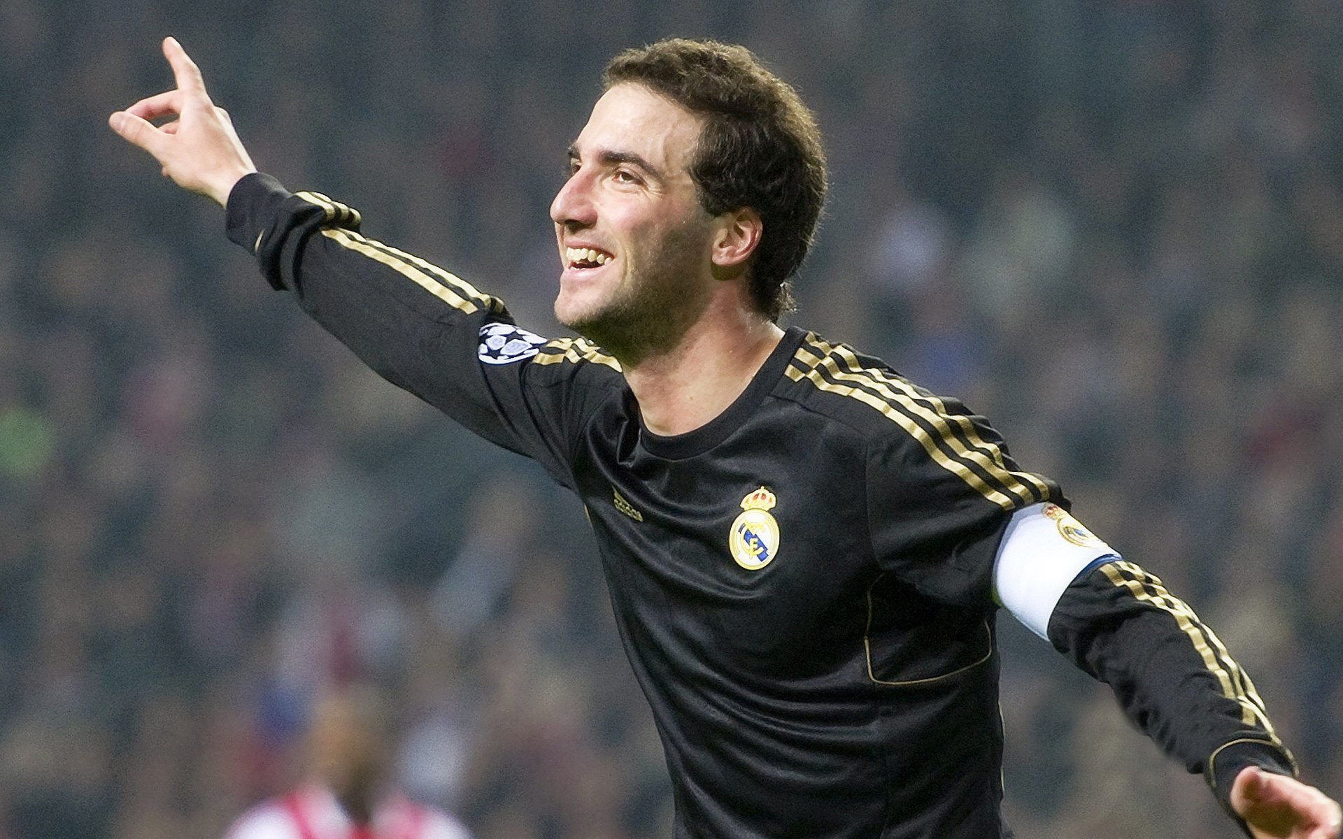 东方魔法闪耀梅阿查！久保建英爆发引领国际米兰碾压亚特兰大，意甲争冠格局再添变数